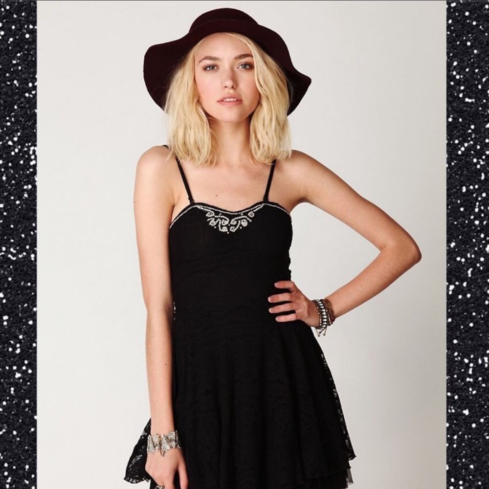 Free People✨✨Lace Strapless Embellished Dress